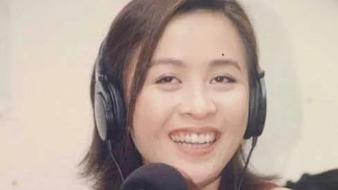 梁朝伟的眼光的确很好，不得不服，年轻时代的刘嘉玲真的好漂亮