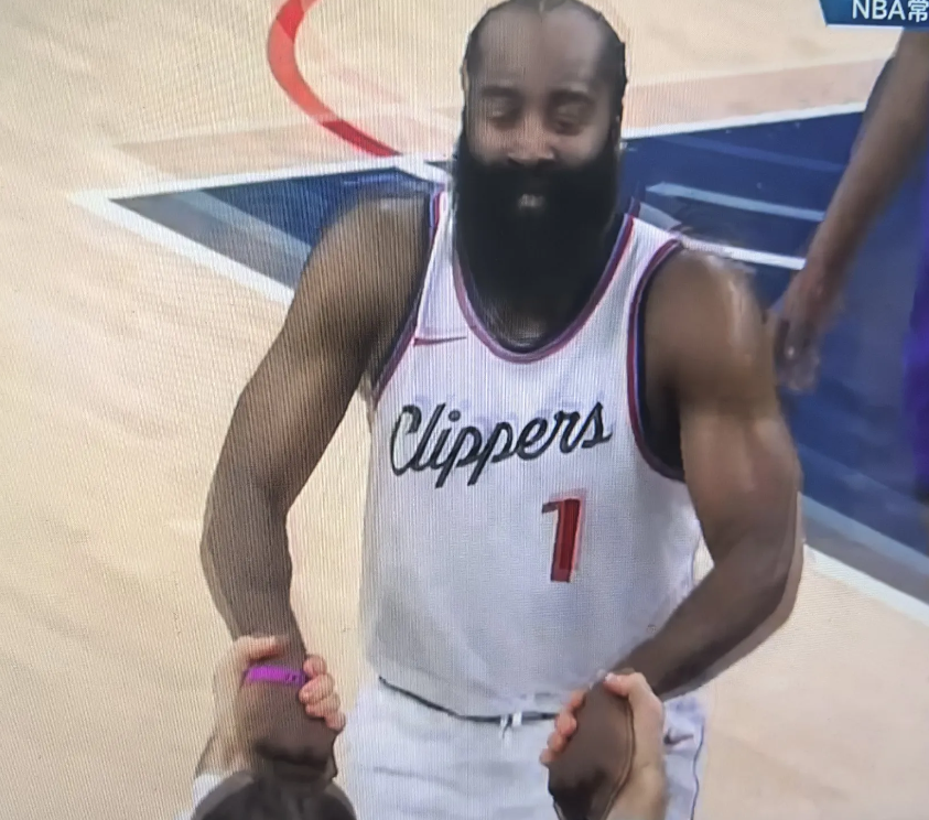 快船主场105:103险胜猛龙五大功臣！
1  第一大功臣---哈登！命中率不高