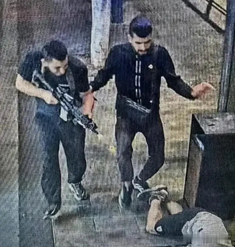 以色列第二大城市特拉维夫，除了遭遇来自伊朗的导弹袭击外，城市之内也遇到了恐怖袭击