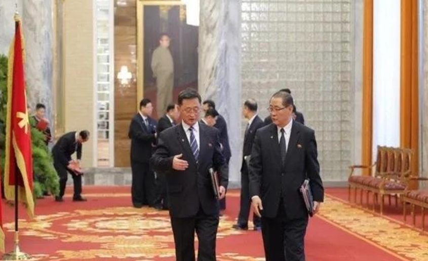 朝鲜总理大换血！啥情况？！

金德勋下台，朴泰成接棒！ 劳动党开完会，突然宣布！
