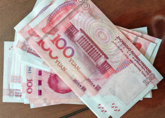 我就是故意的，故意存了小心思演给我老公看。

    每年过年 ，两边的父母我们