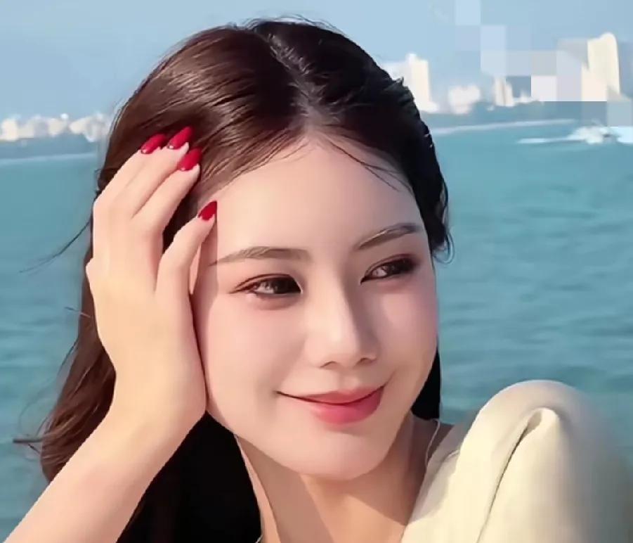 一些网友看后纷纷留言评论道：
这就是汪小菲的错了，重感情不能拎不清呀！
没有必要