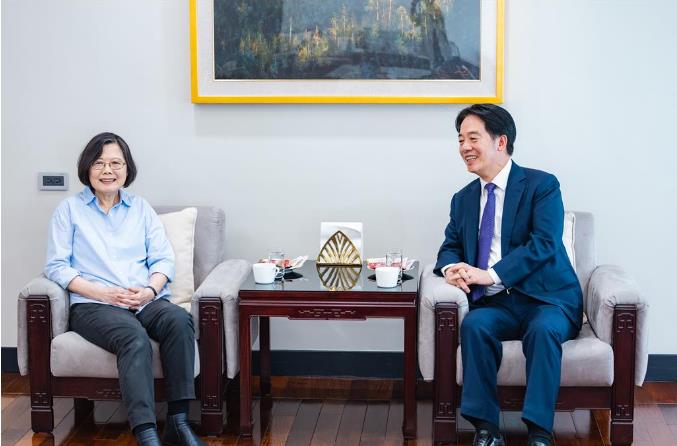 赖清德表态了！
卸任近五个月的蔡英文将于12日窜访欧洲三国，昨天到赖清德官邸作客