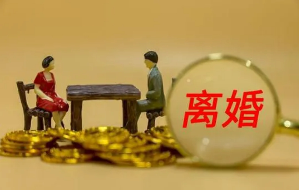 湖南一女子，娘家拆迁分了4套房，娘家妈给女子了一套，女子携老公孩子住了进去。可只