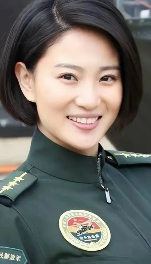 侯梦莎：军花绽放后的家庭选择