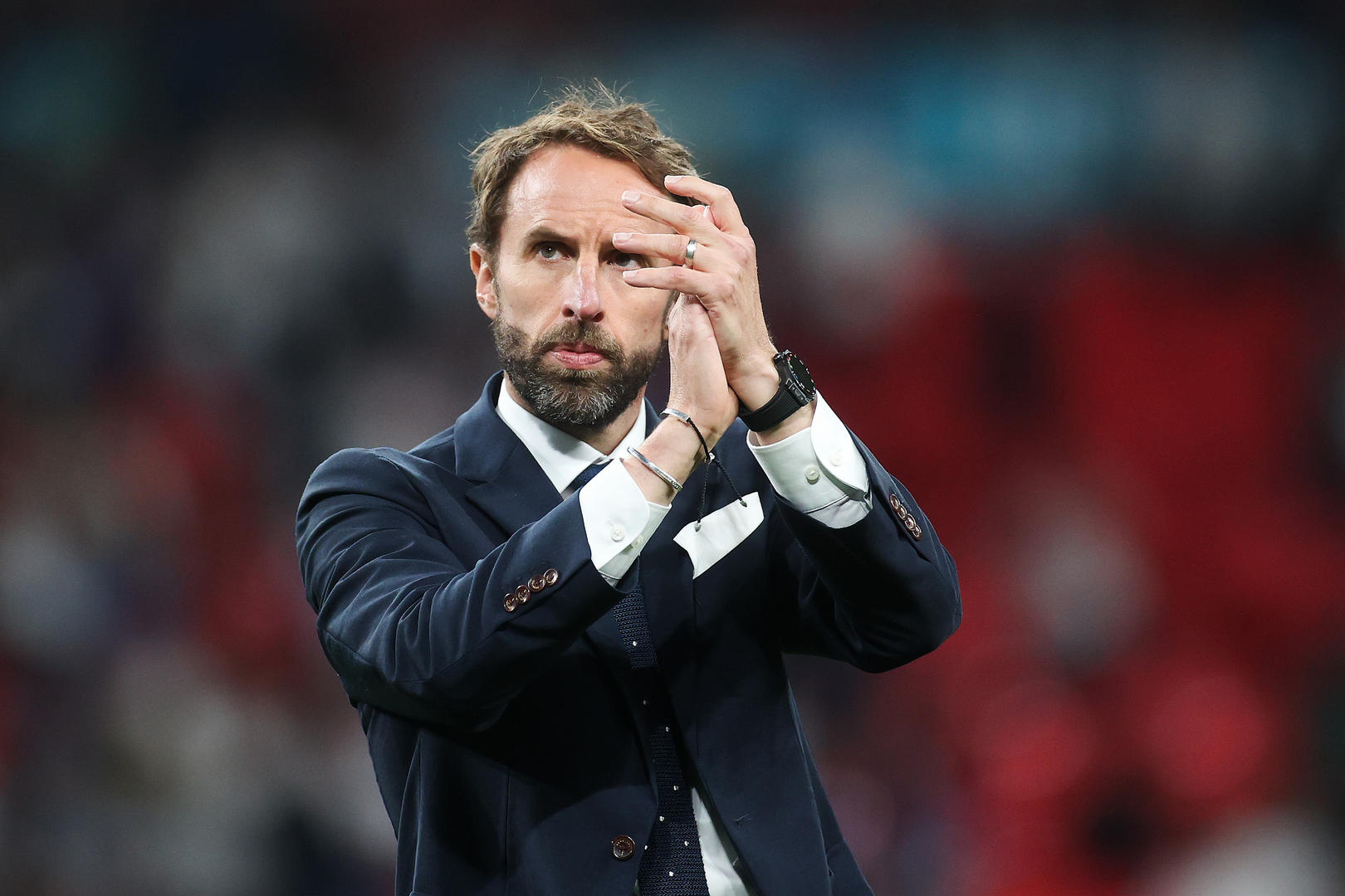 英格兰2-1绝杀荷兰，索斯盖特玩的就是心跳
英格兰队主帅索斯盖特，很多球迷一直怀
