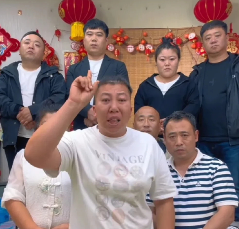东北雨姐太尴尬了！
9月30日晚，东北雨姐公布红薯粉检测结果，承认红薯粉有问题，