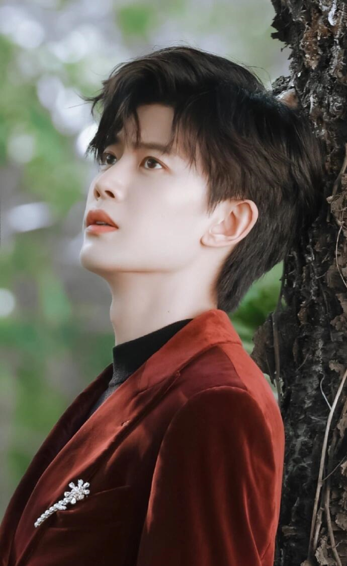 任嘉伦独立启航，与欢瑞世纪解约