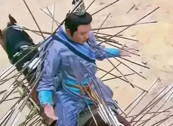 请问，这部电视剧哪里穿帮了？？
看了很久，没注意