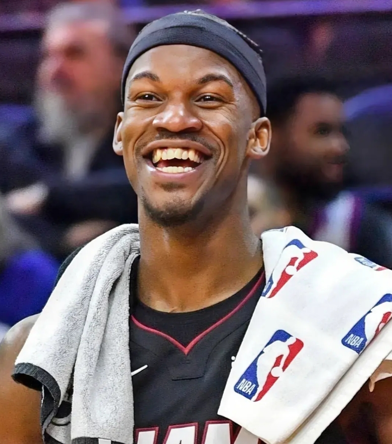 1月10日一大早NBA媒体就发出两条不可忽视的消息：

1，美媒：巴特勒表示只和