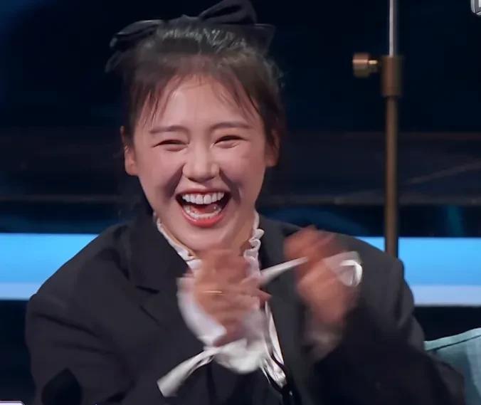 易立竞毒舌挑战明星，李若彤曾接招回应
易立竞说李若彤：“中年女性为什么要追求少女