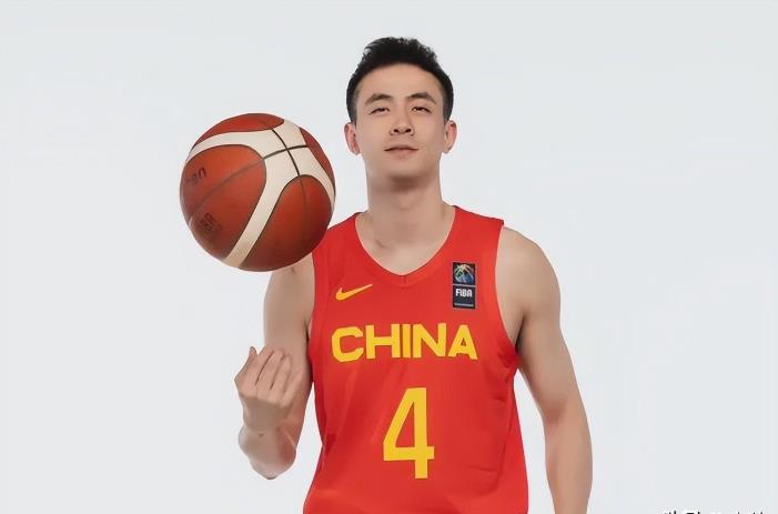 2024年7月21日，中国男篮正式宣布郭士强担任主教练。49岁的郭士强正值壮年，