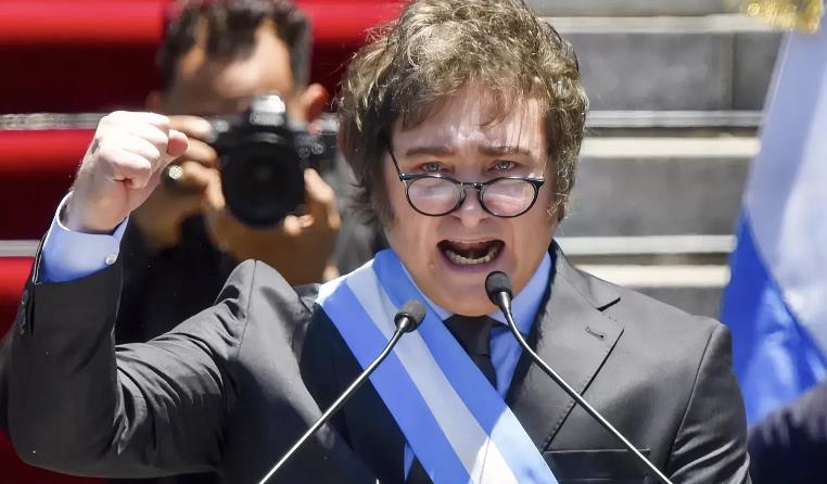 太尴尬了！阿根廷总统米莱的新政绩简直是个笑话。阿根廷政府向外界发布最新统计数据称