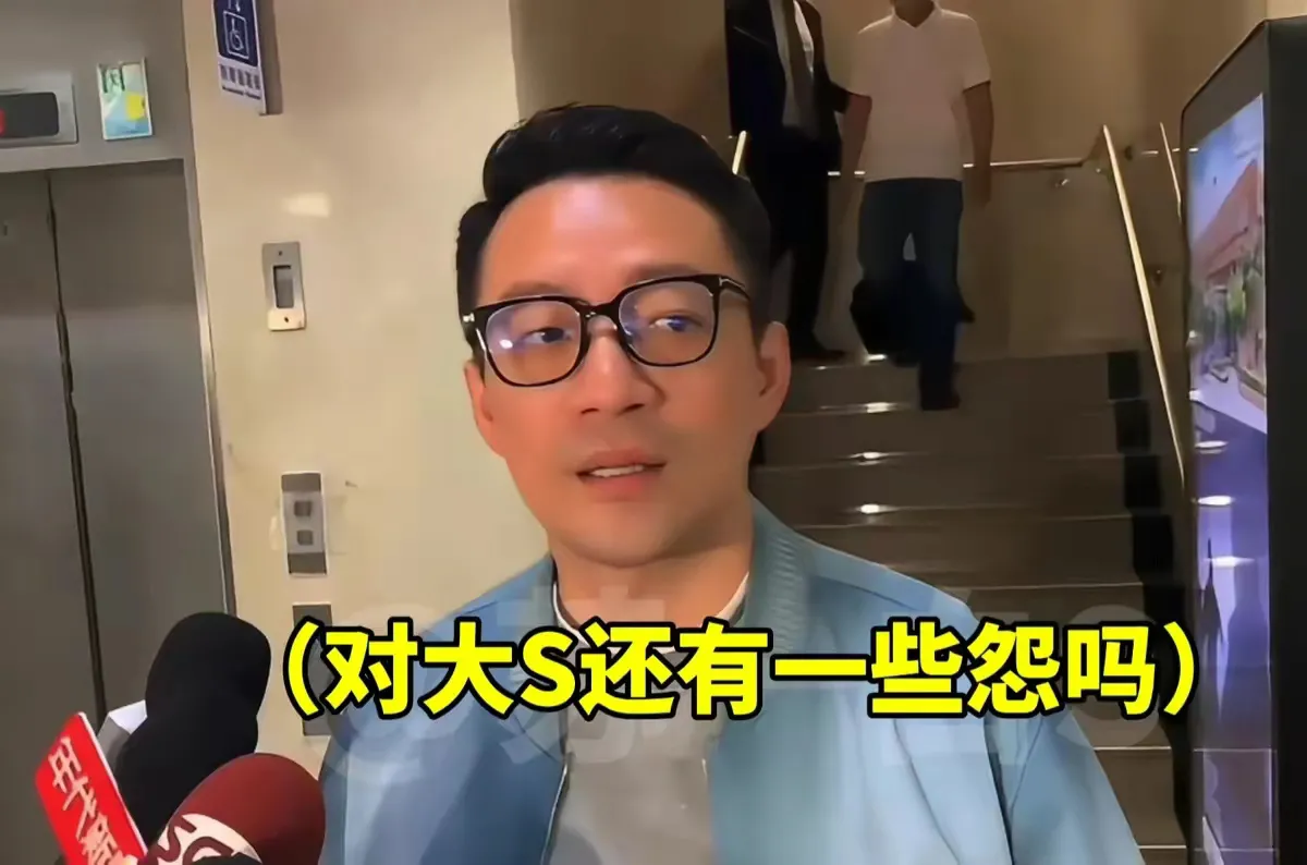 终于知道汪小菲让人觉得很烦的原因是什么了，就是他明明是一个男人，可是委屈感非常重