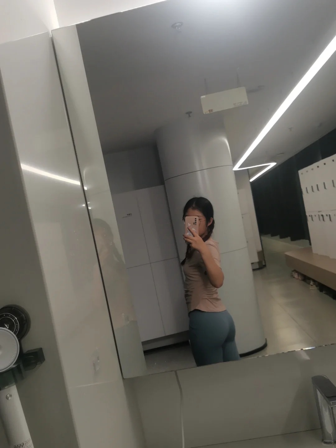 照镜子都震撼到自己了
健身后是真的会充血