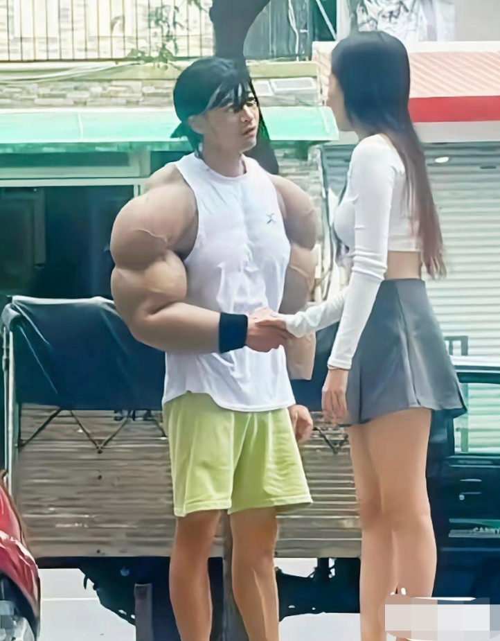 妹子不怕吗？！哈哈哈哈 [大笑][大笑][大笑][大笑][大笑]