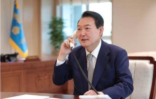 韩国抱怨北方四个月不接自己电话！但越这样，韩国越坚持拨打。

说是从4月起，朝方