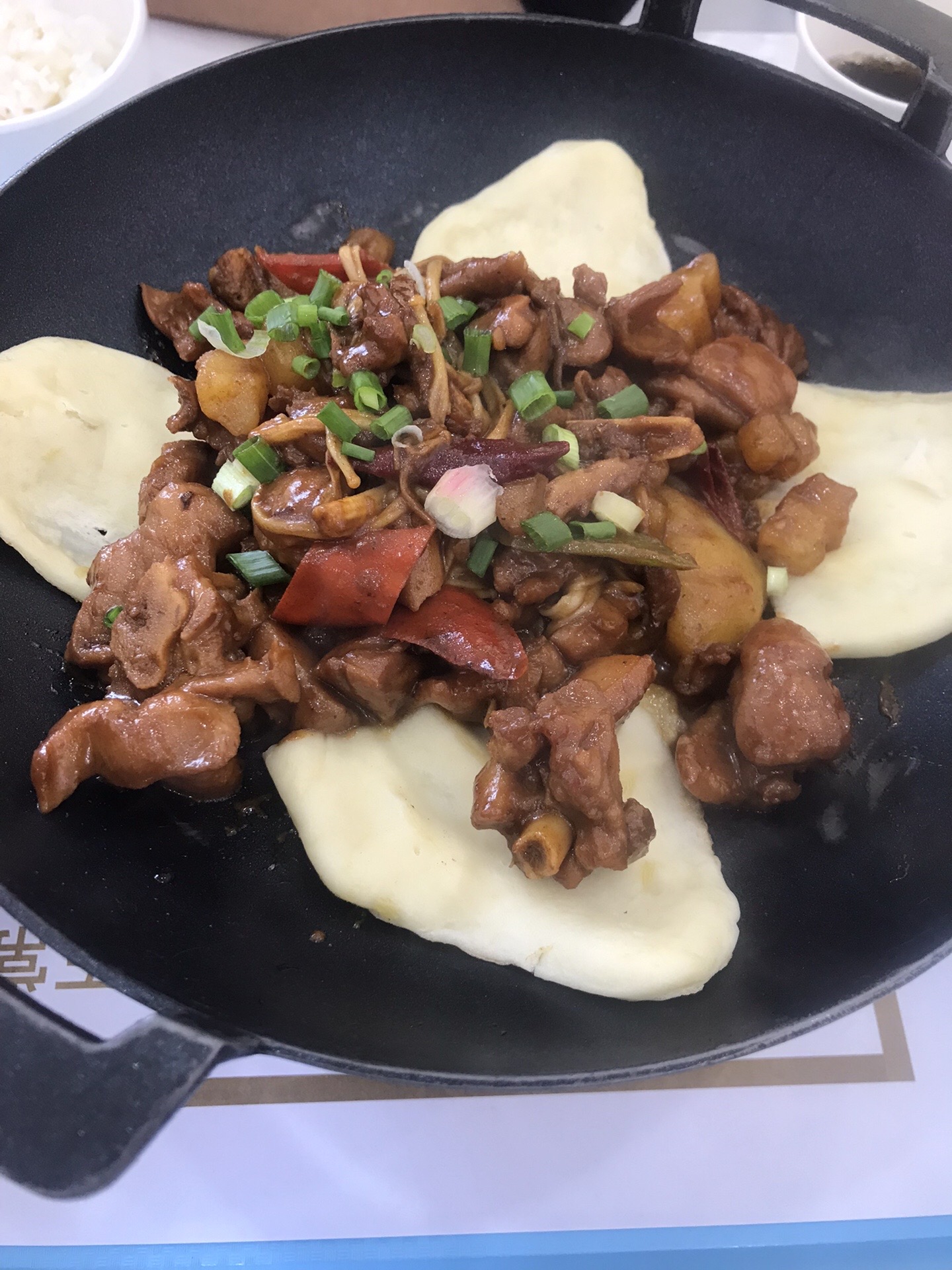 冬季最适合来这份麻婆豆腐配了酸菜鱼