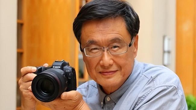 摄影师王文澜，为何宁愿背骂名也要和倪萍离婚？现在又生活的如何