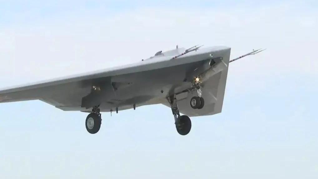 俄军最高机密S70隐身无人机被击落、落入乌军手中，可能发生技术泄密！