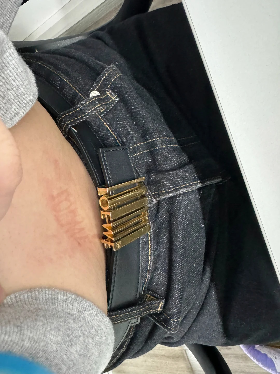 如何给自己无痛刻loewe
同事说像猪肉盖戳 真的会谢