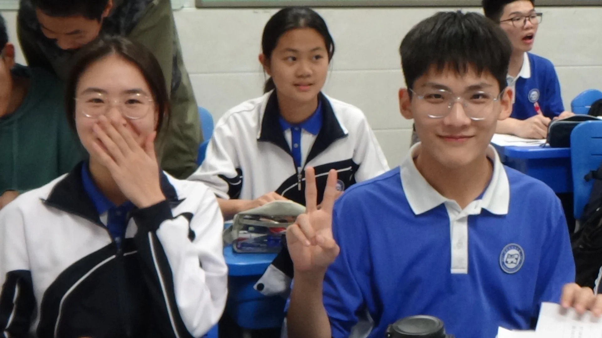 当时只道是寻常
😢没有能再无比耐心地给我讲数学题的人辣 真的很怀念那时的悸动?