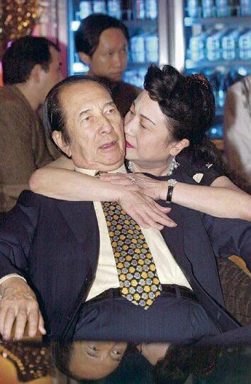 何鸿燊：赌王一辈子离不开女人