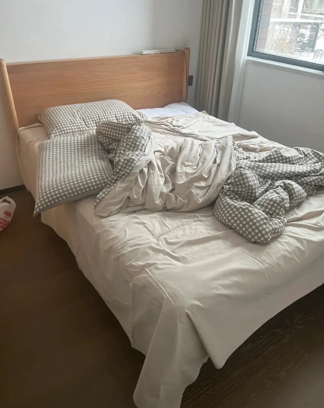 脏乱懒的女儿一点也没改变！

女儿985研究生毕业，在北京大厂工作半年多，昨天晚