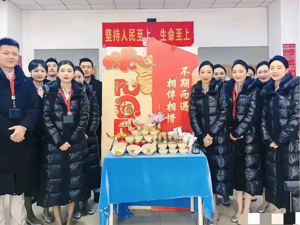为啥空姐的羽绒服，这么好看？