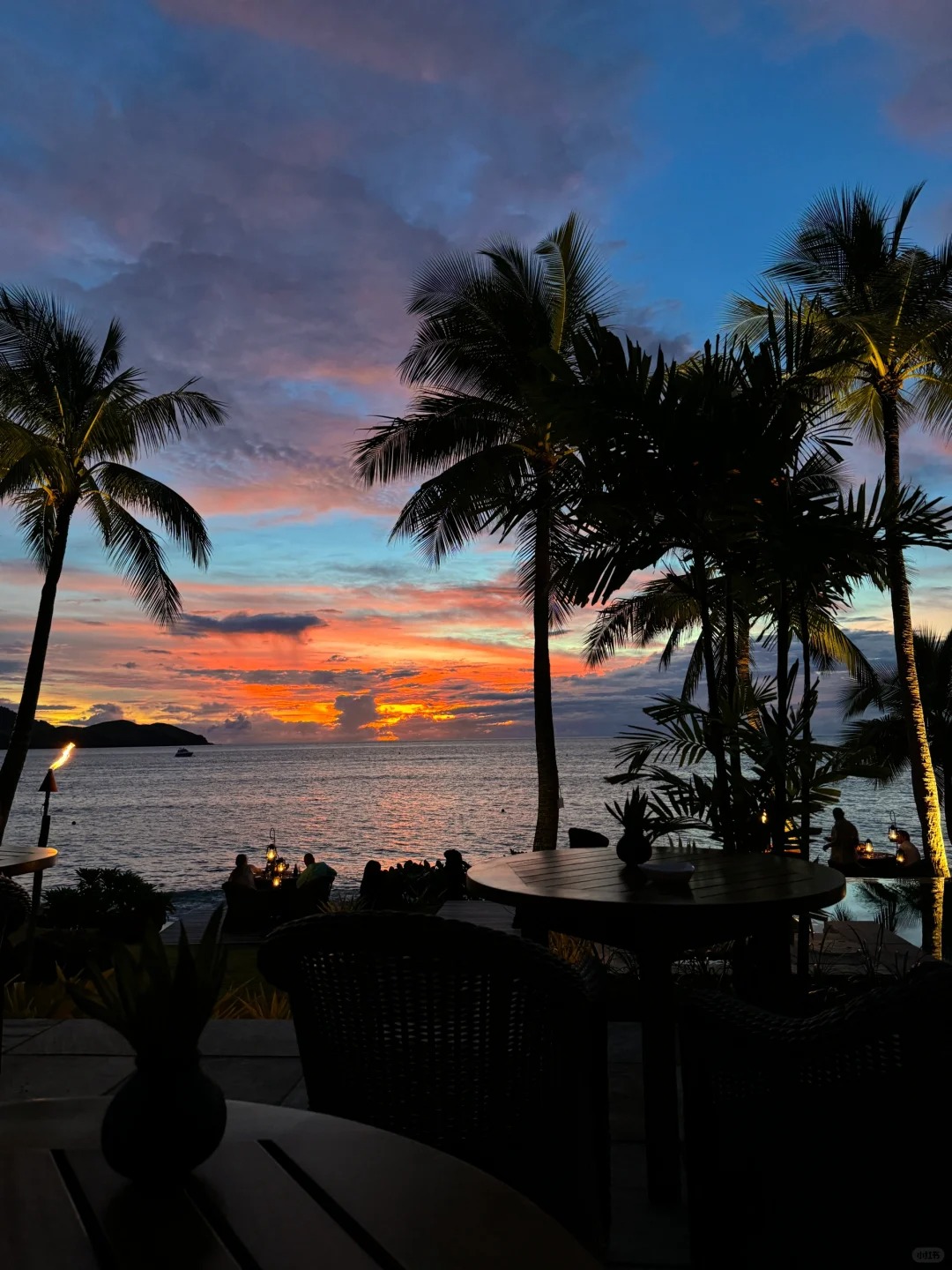 来自斐济天空的视觉盛宴🇫🇯
sunset happy hour～
被这夕阳震