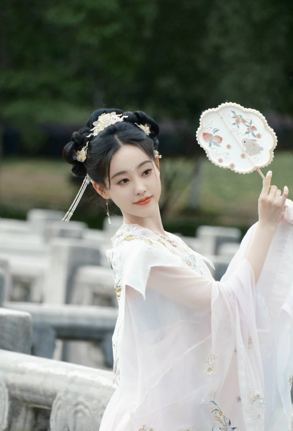 祝绪丹｜轻罗小扇白兰花，疑似仙女下凡来