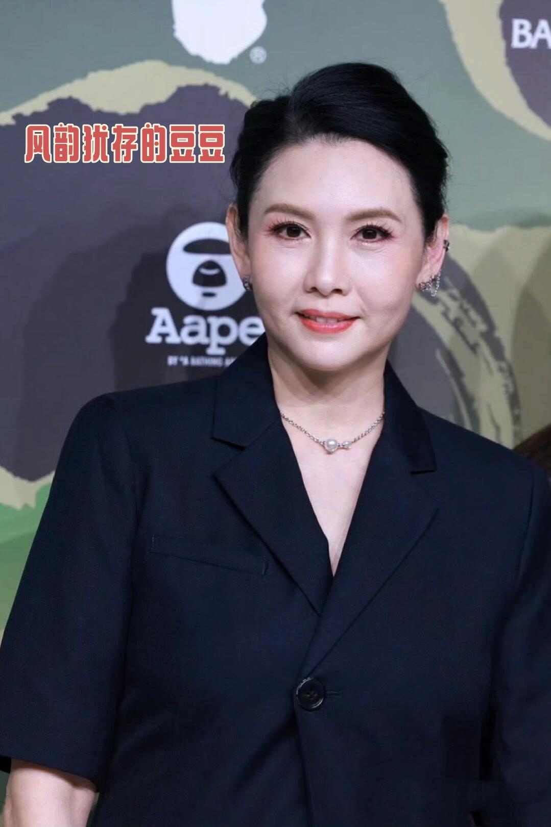 邱淑贞母女同框