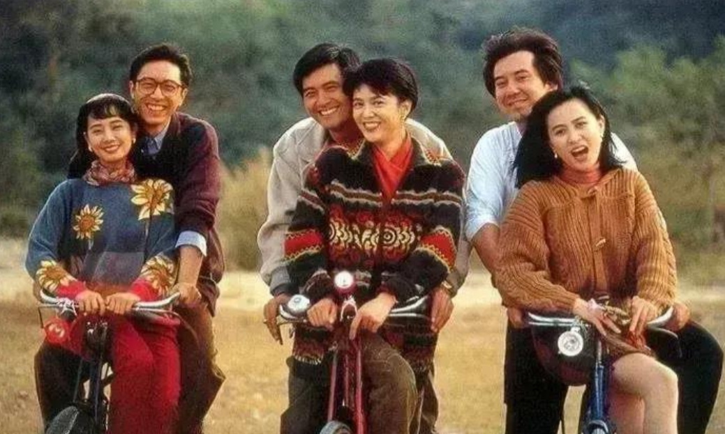 大概好多80后的人都认不出那个戴眼镜的家伙吧！