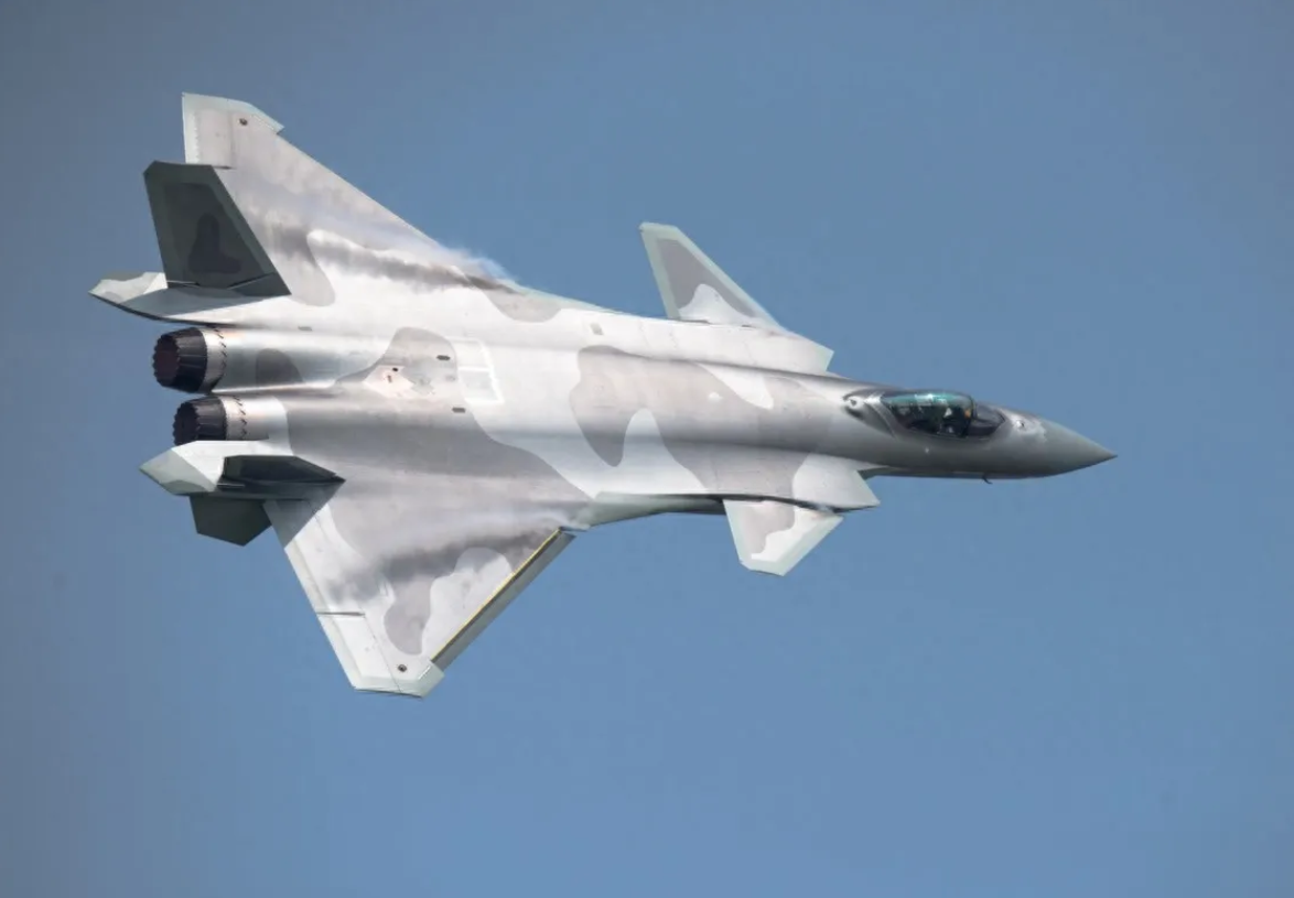 100架F16也打不过1架歼20！二者之间的差距已经大到让空战没有悬念！

歼2