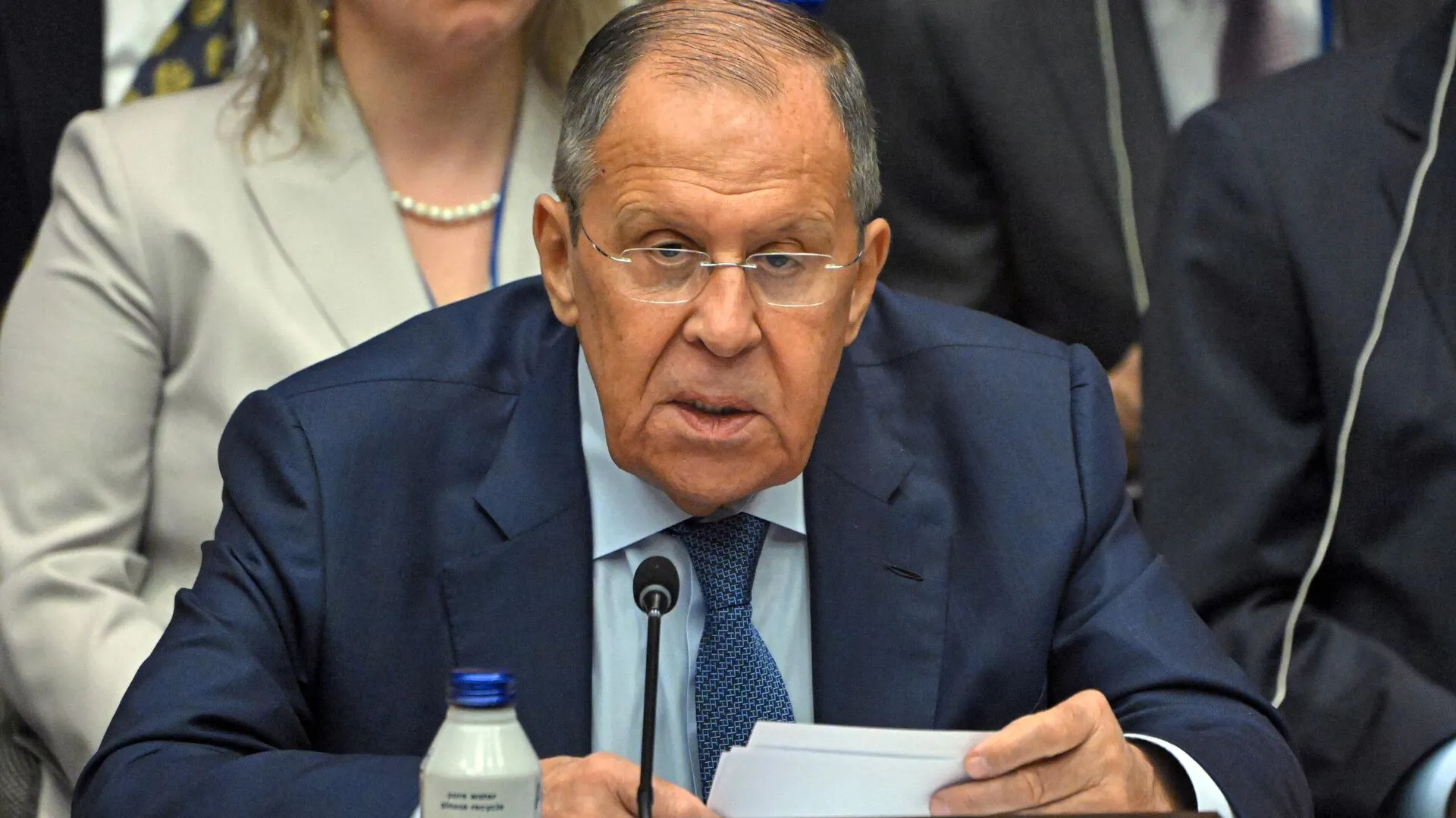 俄罗斯向西方国家发出强硬信号。

俄罗斯外交部长拉夫罗夫28日再次警告欧洲国家不