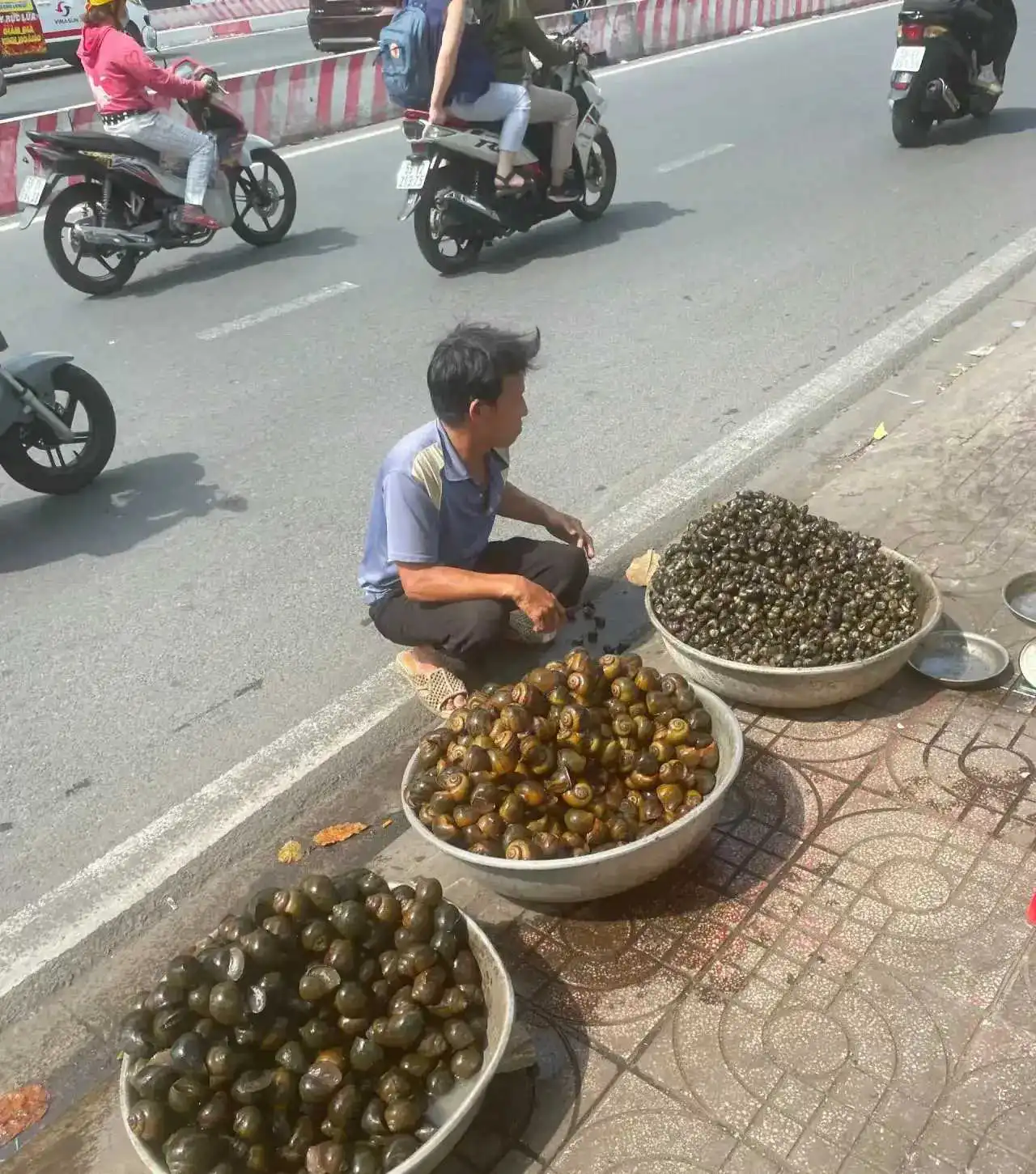 路边在卖这个，这是什么？能吃么？