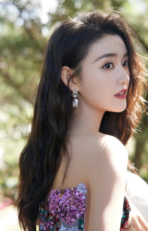蒋依依——妖娆妩媚