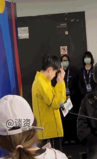 万万没想到啊！大头接受采访，简直变了个人！你知道吗？那场面，火药味儿都要溢出屏幕