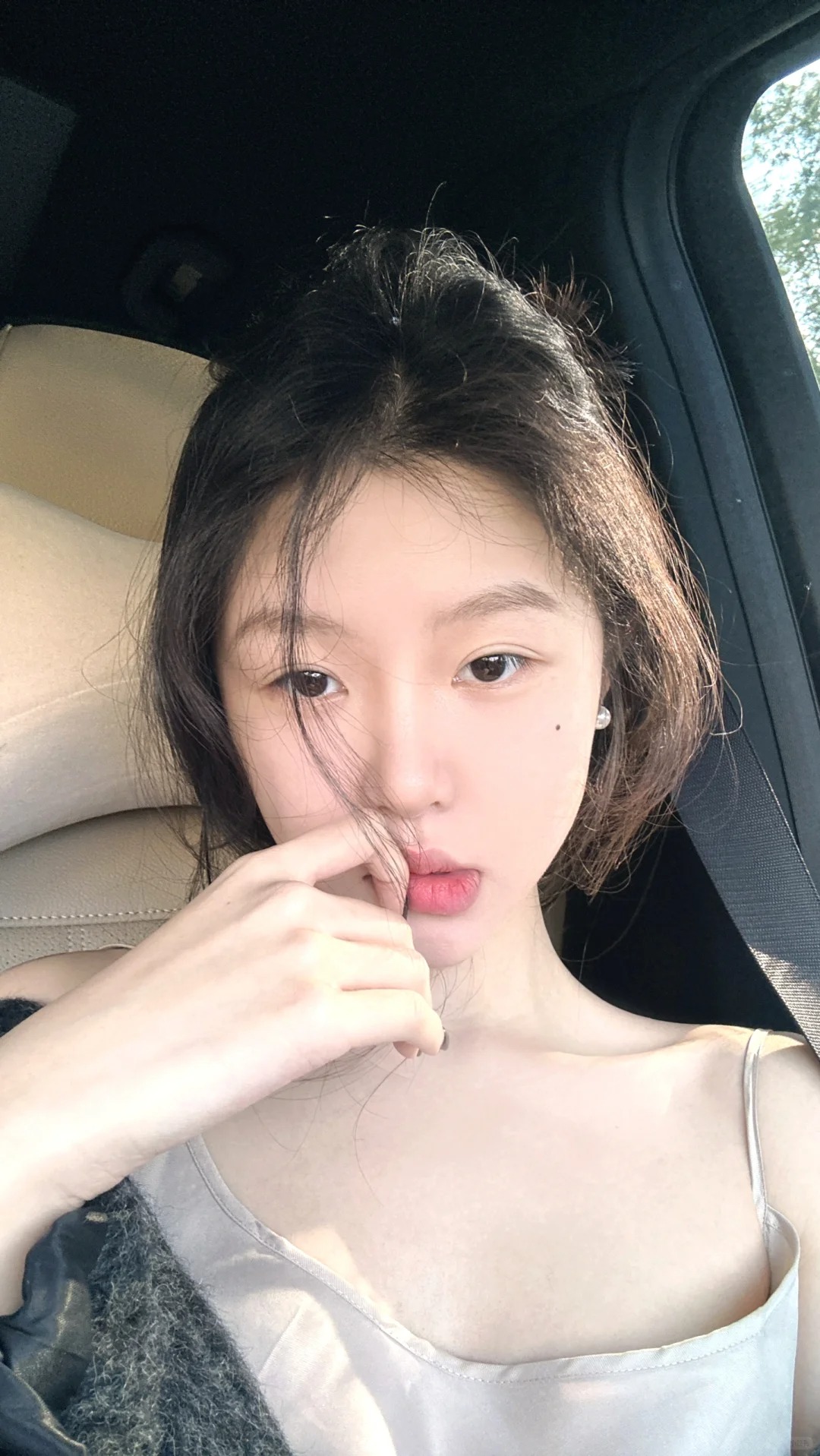 又忘记涂口红了