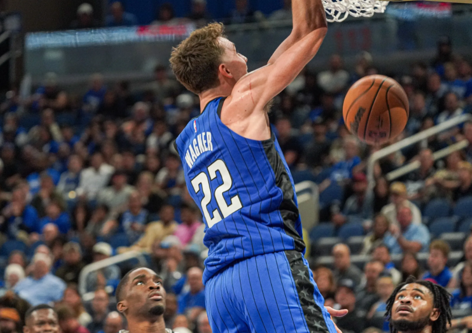 湖人118比119被魔术绝杀，这4点是万万想不到的:
1，想不到詹姆斯居然连续投