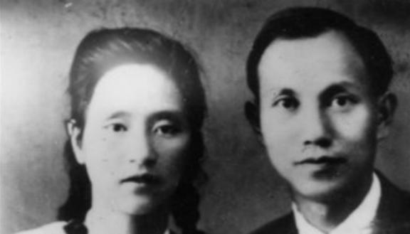 党组织给了他30两黄金，让他去做生意，做什么不管，但是，组织什么时候要钱都得给，