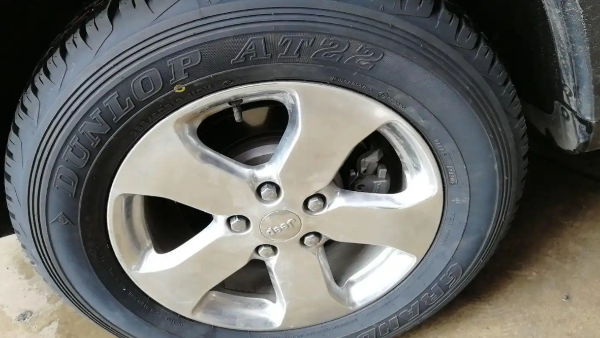 跑高速公路若要省钱，最好将胎压调整到3.0。
我上次从天津到青岛，去的时候胎压是