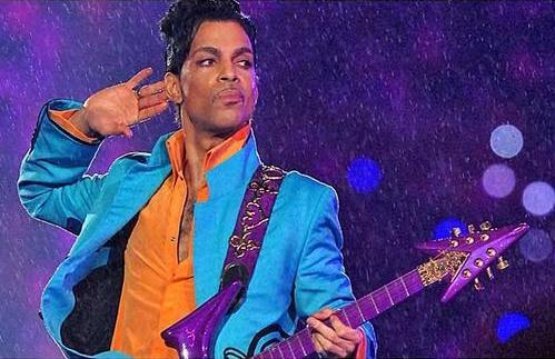 雨中表演：唤起摇滚记忆