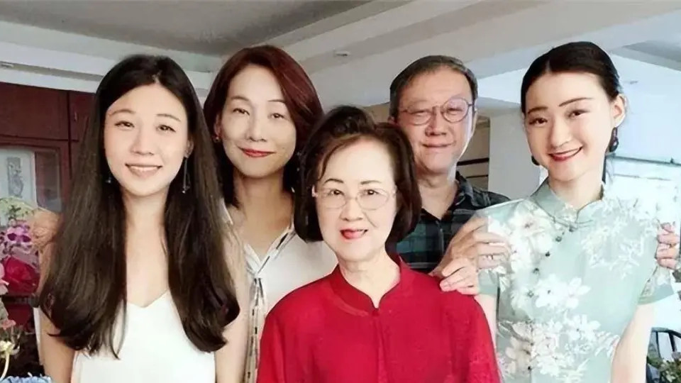 时间确定！琼瑶家属最新发文：在阳明山举行花葬，允许粉丝参加！