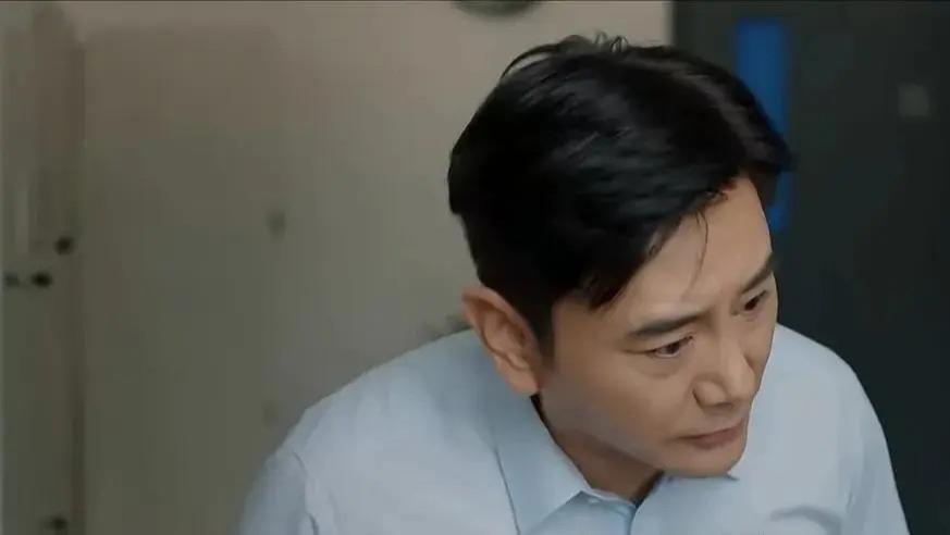 《我是刑警》三万人围山不及一则A通，张克寒这局秦川赌对了！