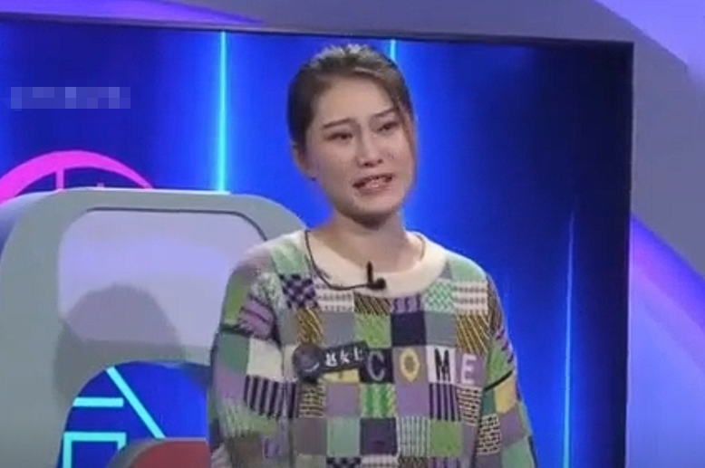 弟弟要结婚，女子想把公婆名下的一套闲置房子送给弟弟当婚房，丈夫坚决反对。女子竟想