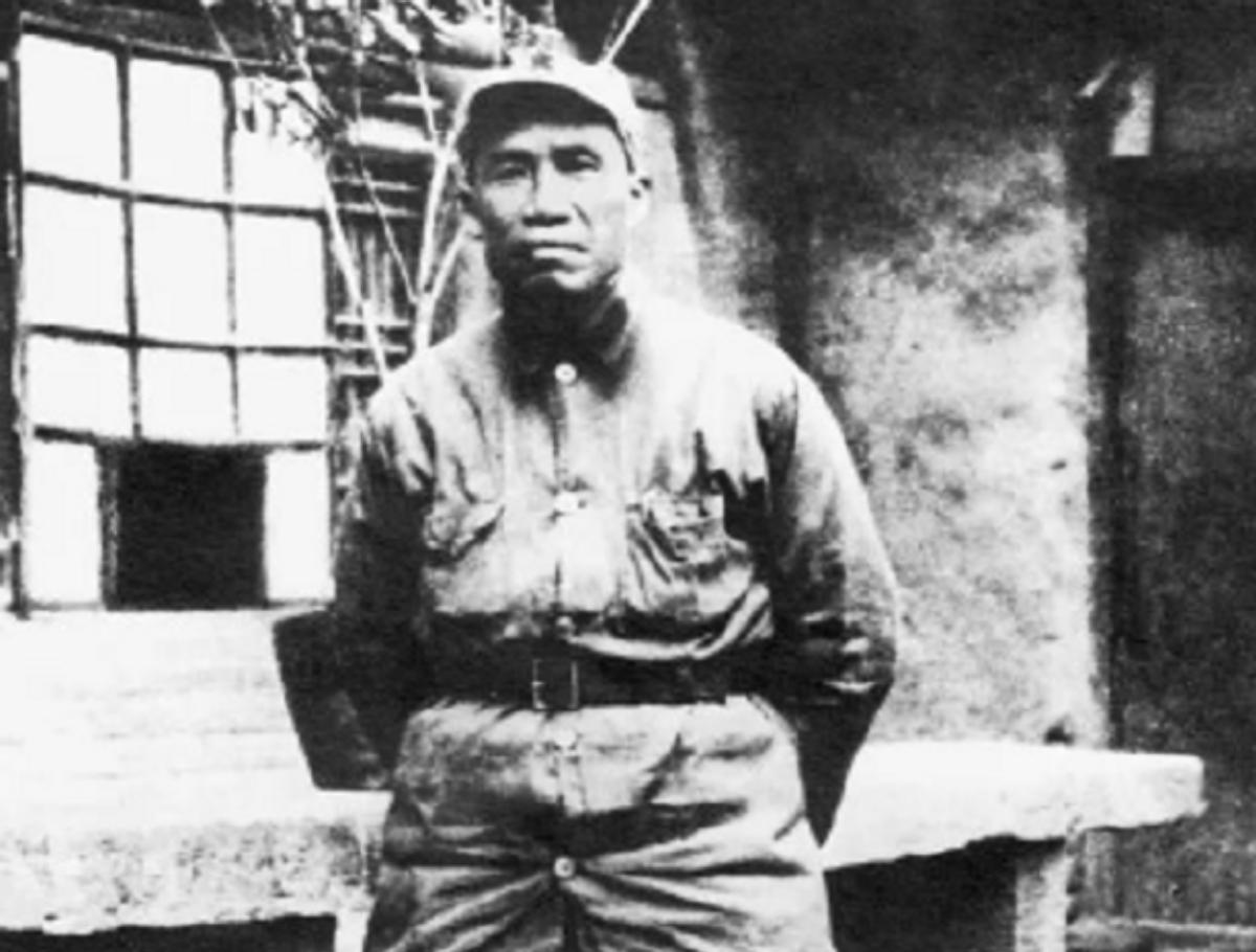 上世纪60年代，一位农村老汉出现在了中南海门前，一上来就说，要找“老朱”，而且还