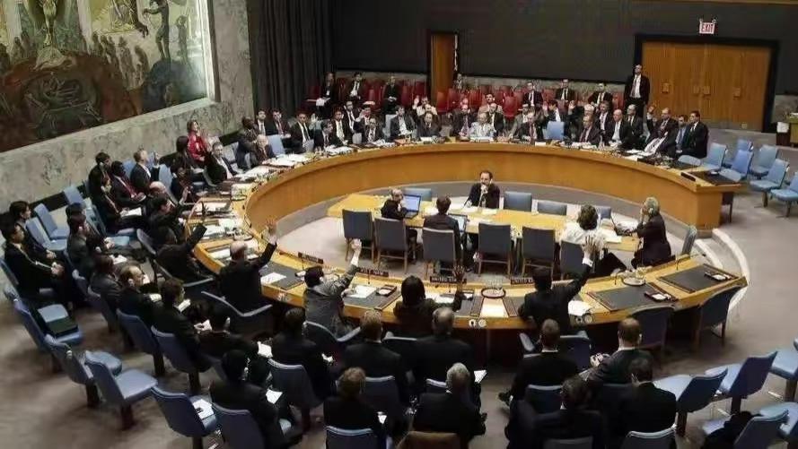 被卡脖子后，美国骂中国搞霸权？真是“贼喊捉贼”！