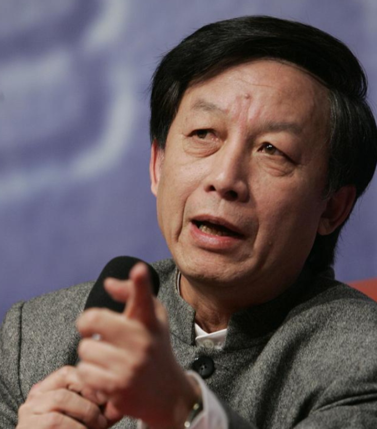 “乾隆是王八蛋，60年没干好事！”2020年，易中天被爱新觉罗家族后裔起诉，只因