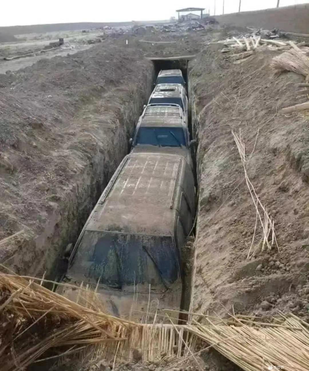 为什么要把车埋土里